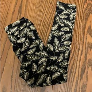 LuLaRoe girls leggings L/XL NWOT
